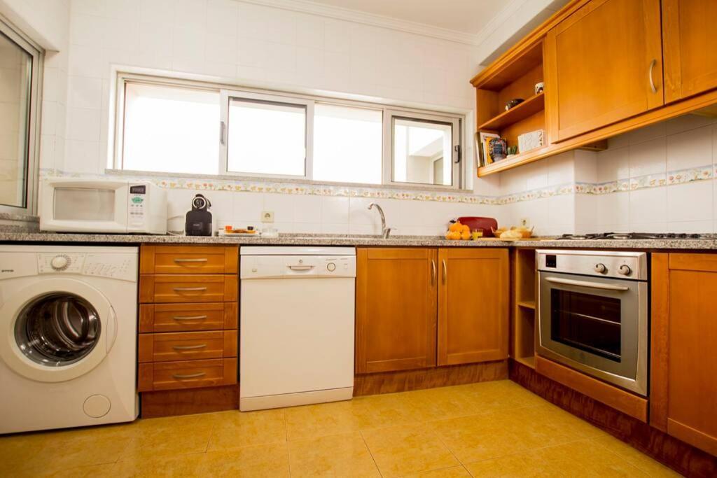 Casa Da Torre Com Garagem Gratuito Appartement Aveiro Buitenkant foto