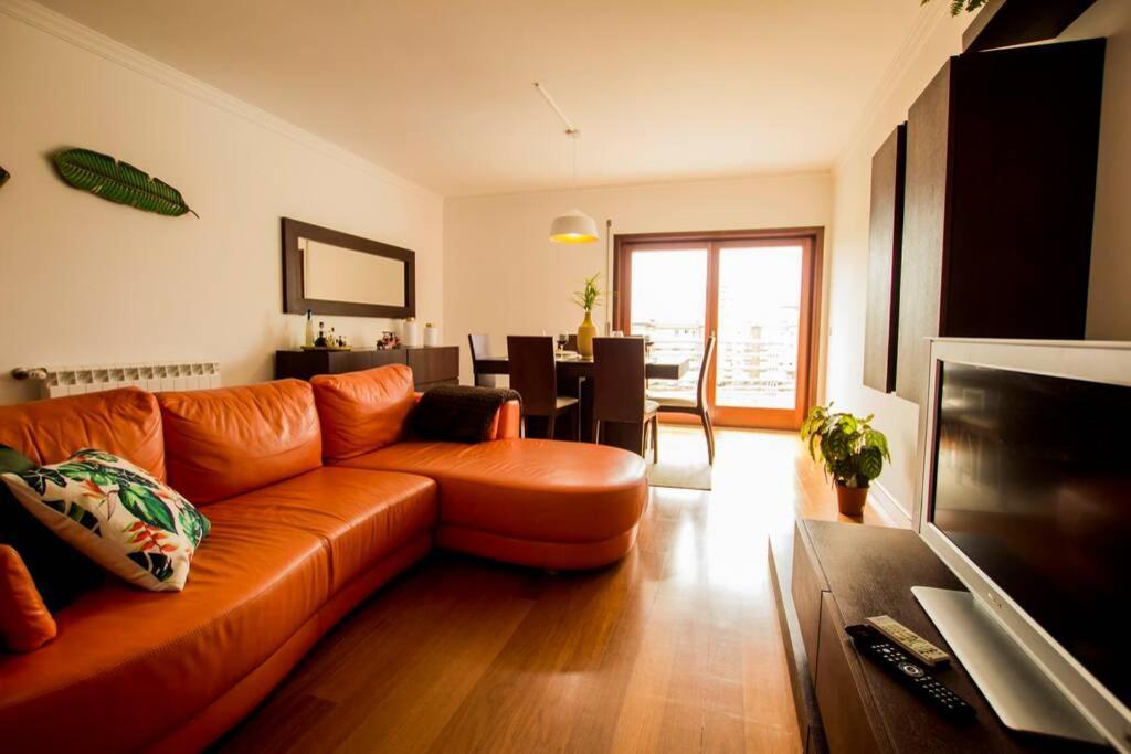Casa Da Torre Com Garagem Gratuito Appartement Aveiro Buitenkant foto